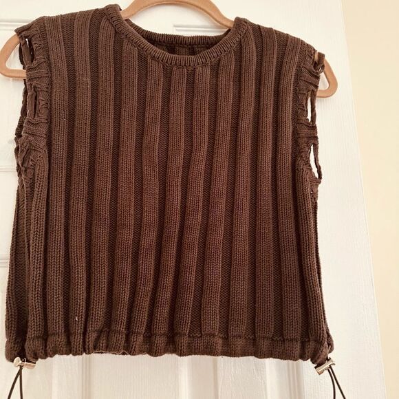 Ribbed knit crop vest - Picture 3 of 3